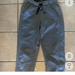 Nike therma women’s sweatpants